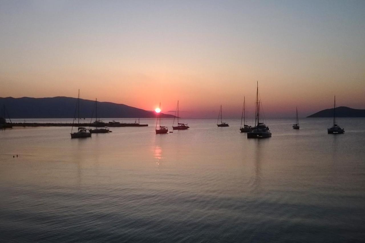 Sunrise Bay Apts Agia Efimia エクステリア 写真