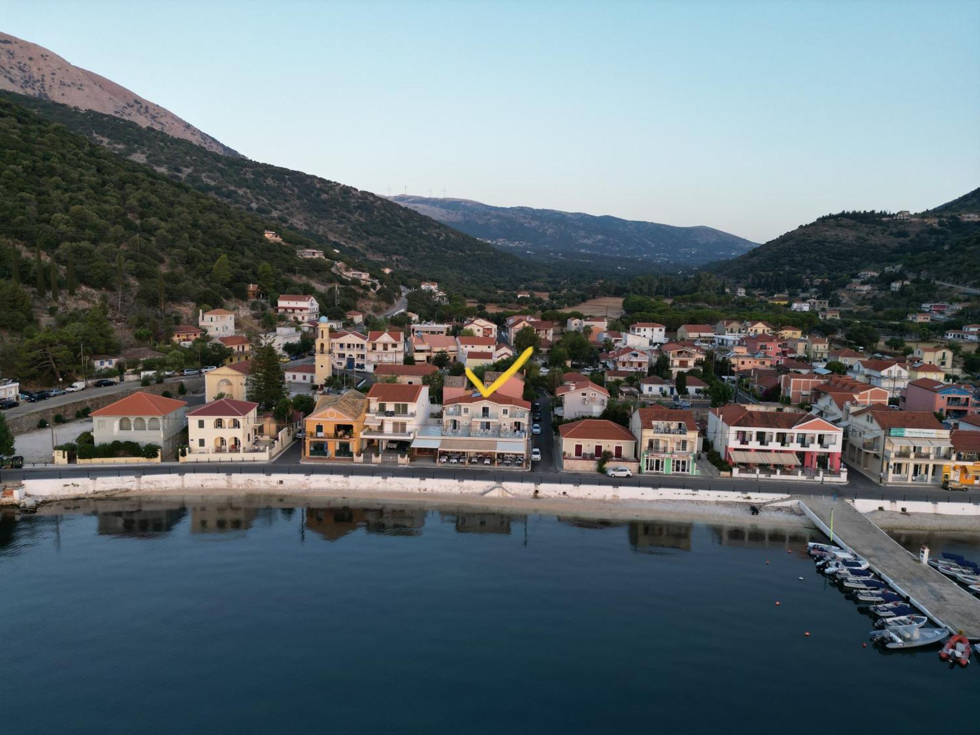 Sunrise Bay Apts Agia Efimia エクステリア 写真